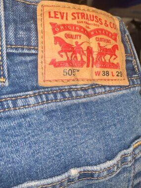 Levi’s 505 Regular Fit Stretch Jeans – Men’s Size 38x29 – NWT